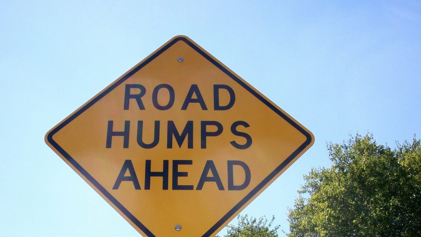 road-humps-ahead-g4b8b8b4f2_1920