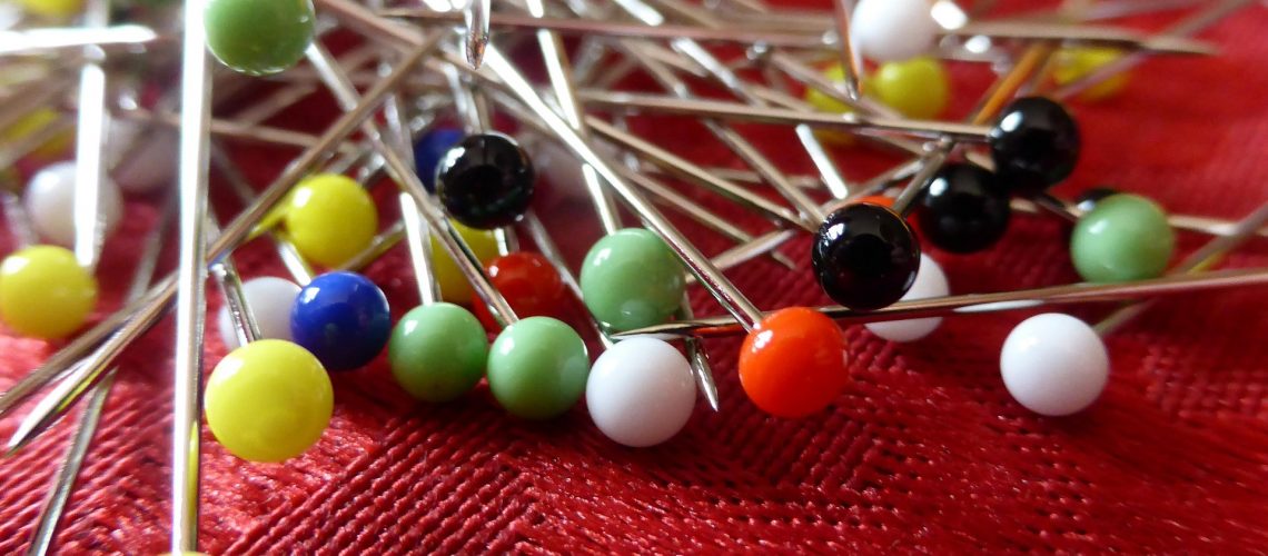 eme-pins-512183_1920