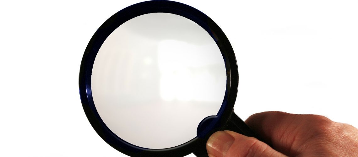 geralt-magnifying-glass-106803_1920