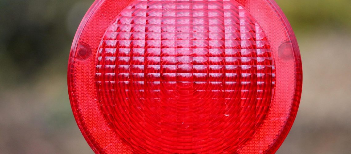 manfredrichter-warning-light-2946223_1920
