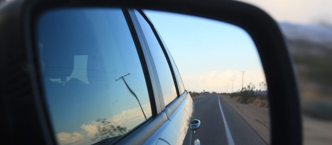 rear-view-mirror-5433026_1280