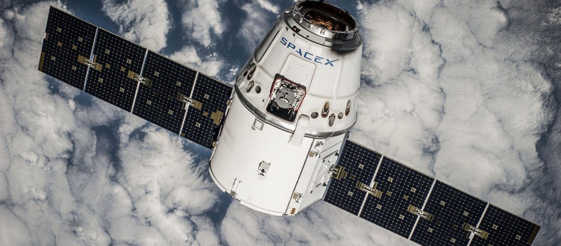 spacex-imagery-satellite-693216_1920